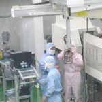 取り出し機トラバスハンドの取り付け
