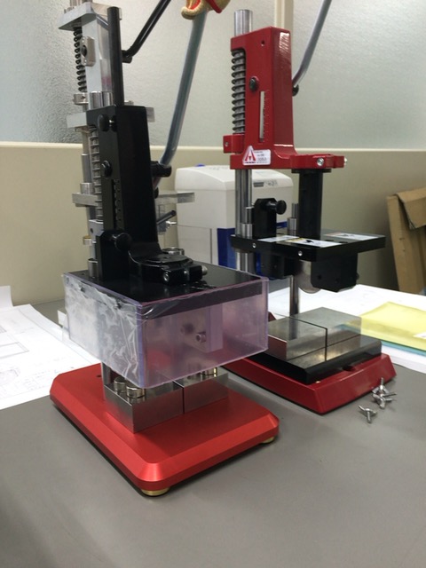 成形品切断装置キッタロウ