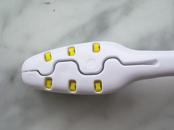 歯ブラシの裏側