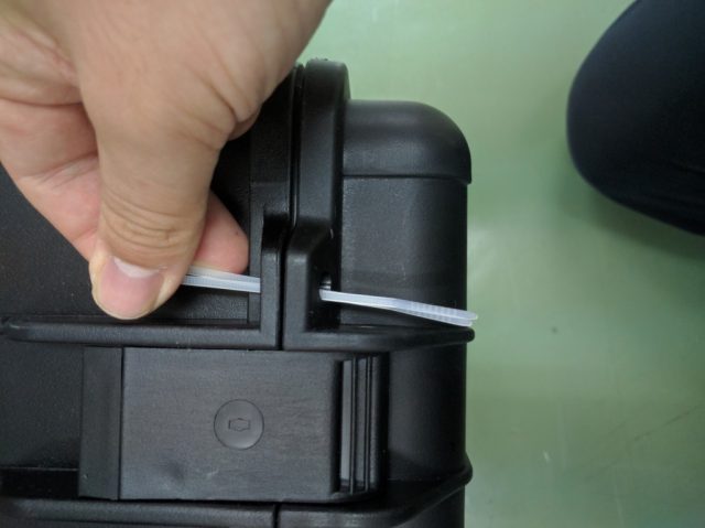 キッタロウ移動用ボックスへ結束バンドをセットした状態