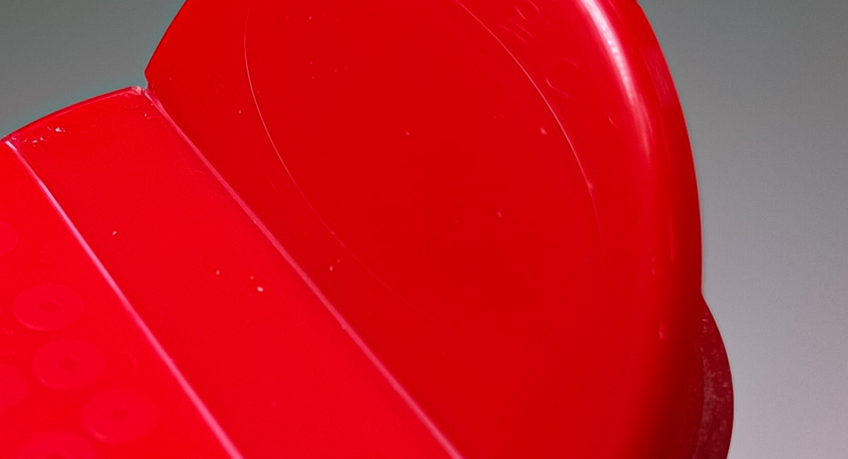 帯状ヒンジキャップ