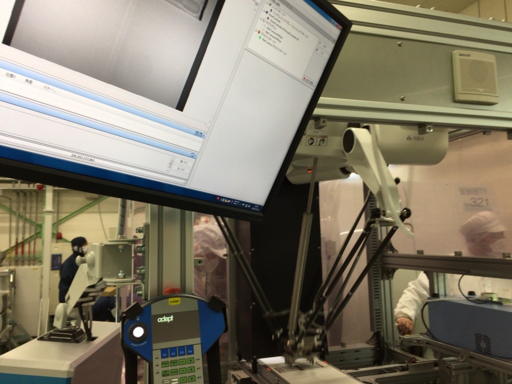 導入されたパラレルリンクロボット