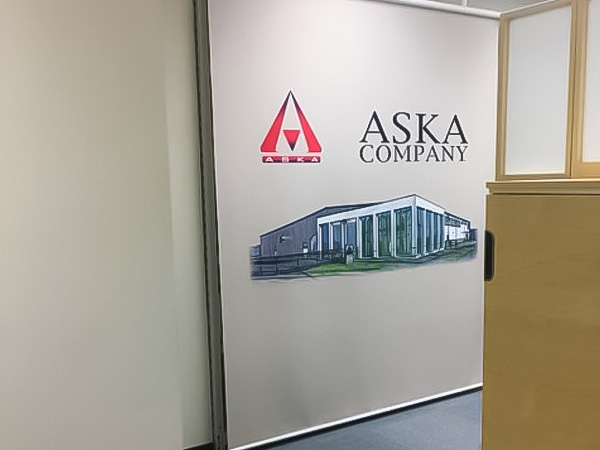 応接スペースのロールスクリーン