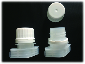 セット済みスパウトとスクリューキャップ