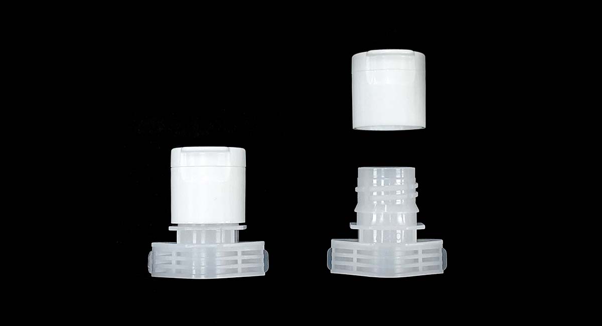 スパウトとヒンジキャップ