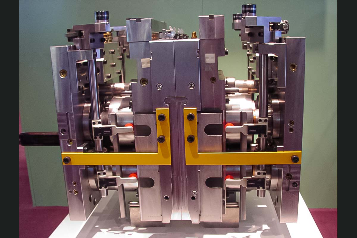 スタックモールド外観