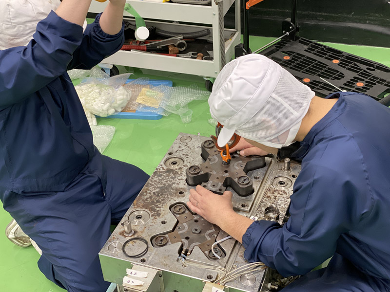 金型メンテナンス作業2