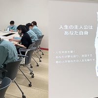 アスカカンパニー社長とグループワーク