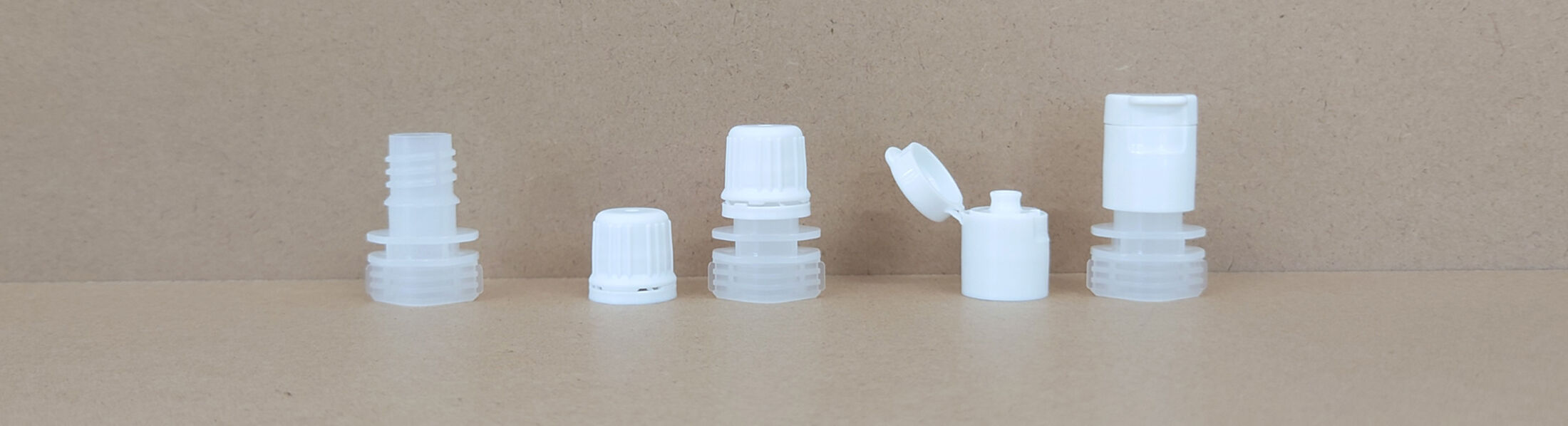 AS10スパウトと対応するAS10キャップ、AS10ヒンジキャプ