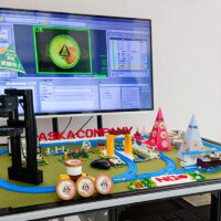 カメラ検査のデータ解析をプラレールにて表現